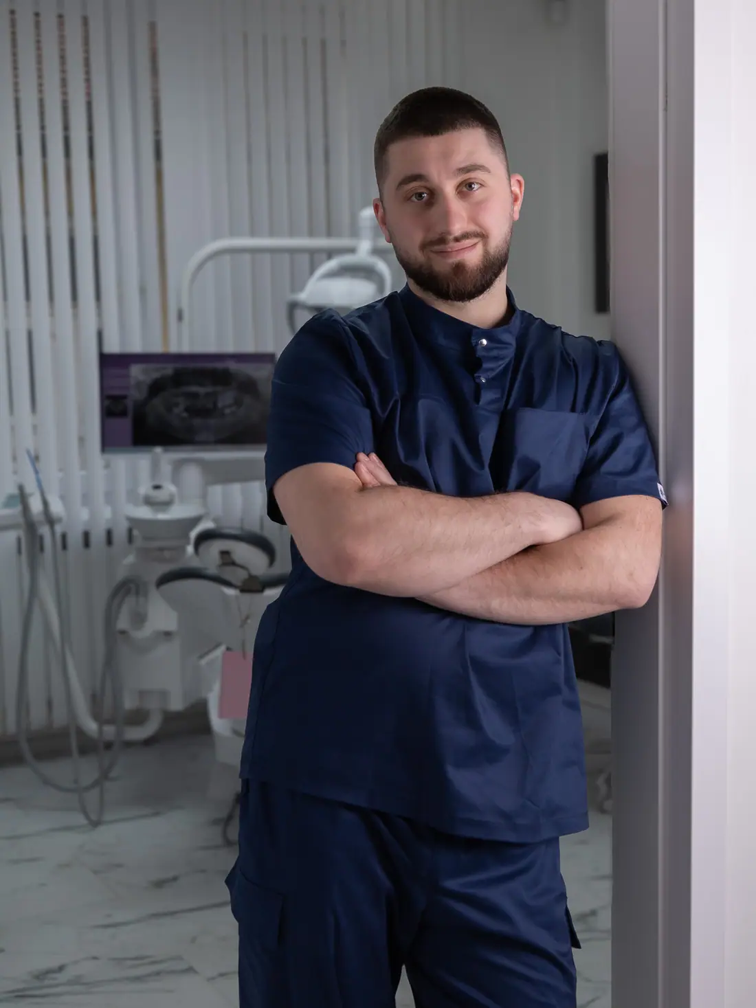 Zubný lekár v ambulancii.